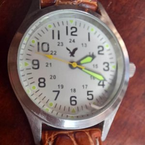 American Eagle Mens Quartz Wrist Watch 13059, Leather band, New Battery