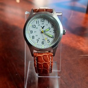 American Eagle Mens Quartz Wrist Watch 13059, Leather band, New Battery