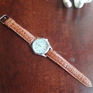 American Eagle Mens Quartz Wrist Watch 13059, Leather band, New Battery