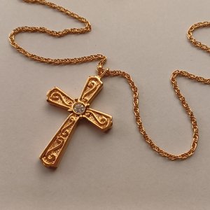 Gold Tone with Rhinestone Center on Gold Tone Rope Chain Pendant Necklace