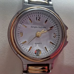 Vintage Sergio Valente Ladies Metal Link Bracelet Quartz Wrist Watch