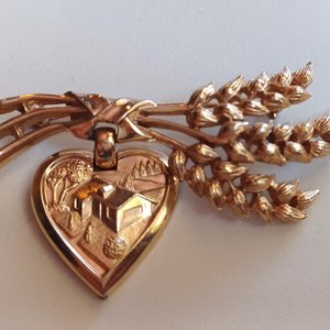 1955 Crown Trifari Betty Crocker Homemaker of Tomorrow Gold Tone Brooch,