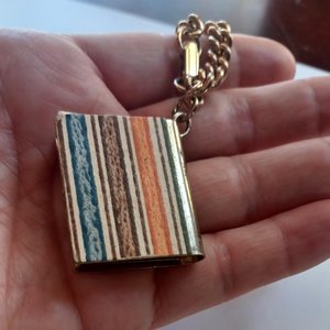 1958 Ice Capades Souvenir Picture Book Charm Gold Tone Bracelet
