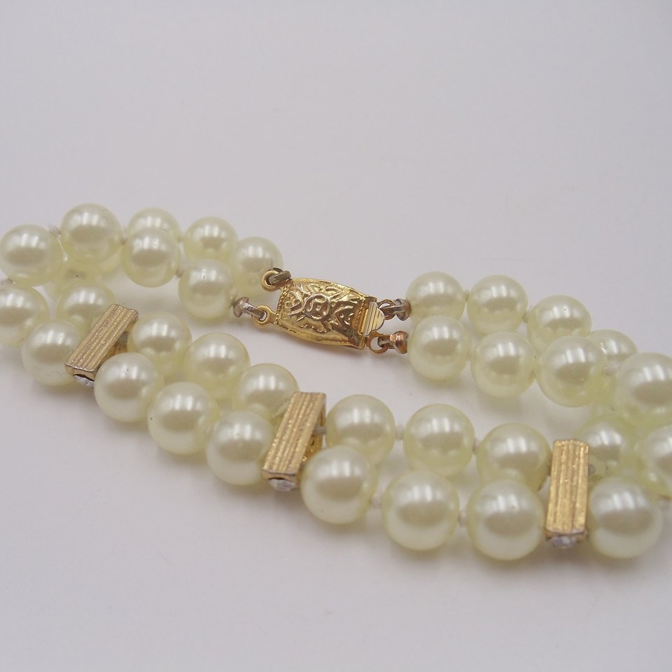 Charming Vintage Faux Pearls and Rhinestones Beaded Bracelet