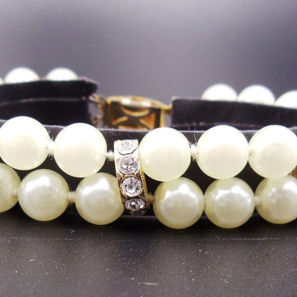 Charming Vintage Faux Pearls and Rhinestones Beaded Bracelet