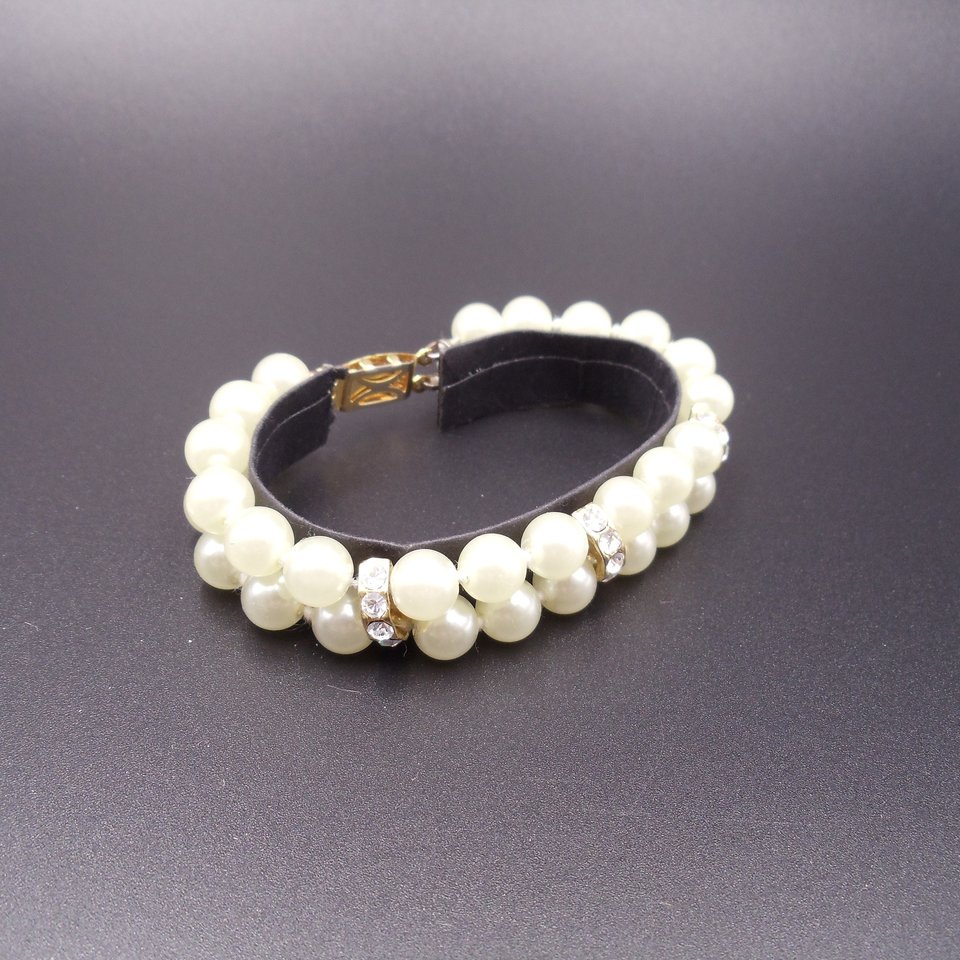 Charming Vintage Faux Pearls and Rhinestones Beaded Bracelet