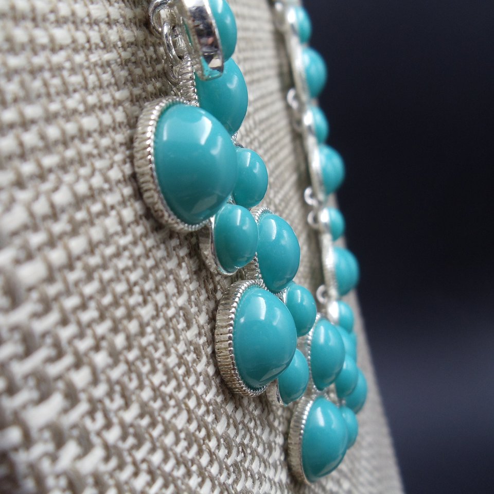 Liz Claiborne Silver Tone Teal Green Round Cabochons Pretty Vintage  Statement Bib Necklace
