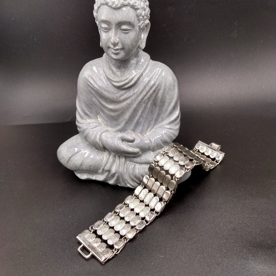 Stylish Vintage Silver Tone Snail/Scroll Chain Panel Bracelet