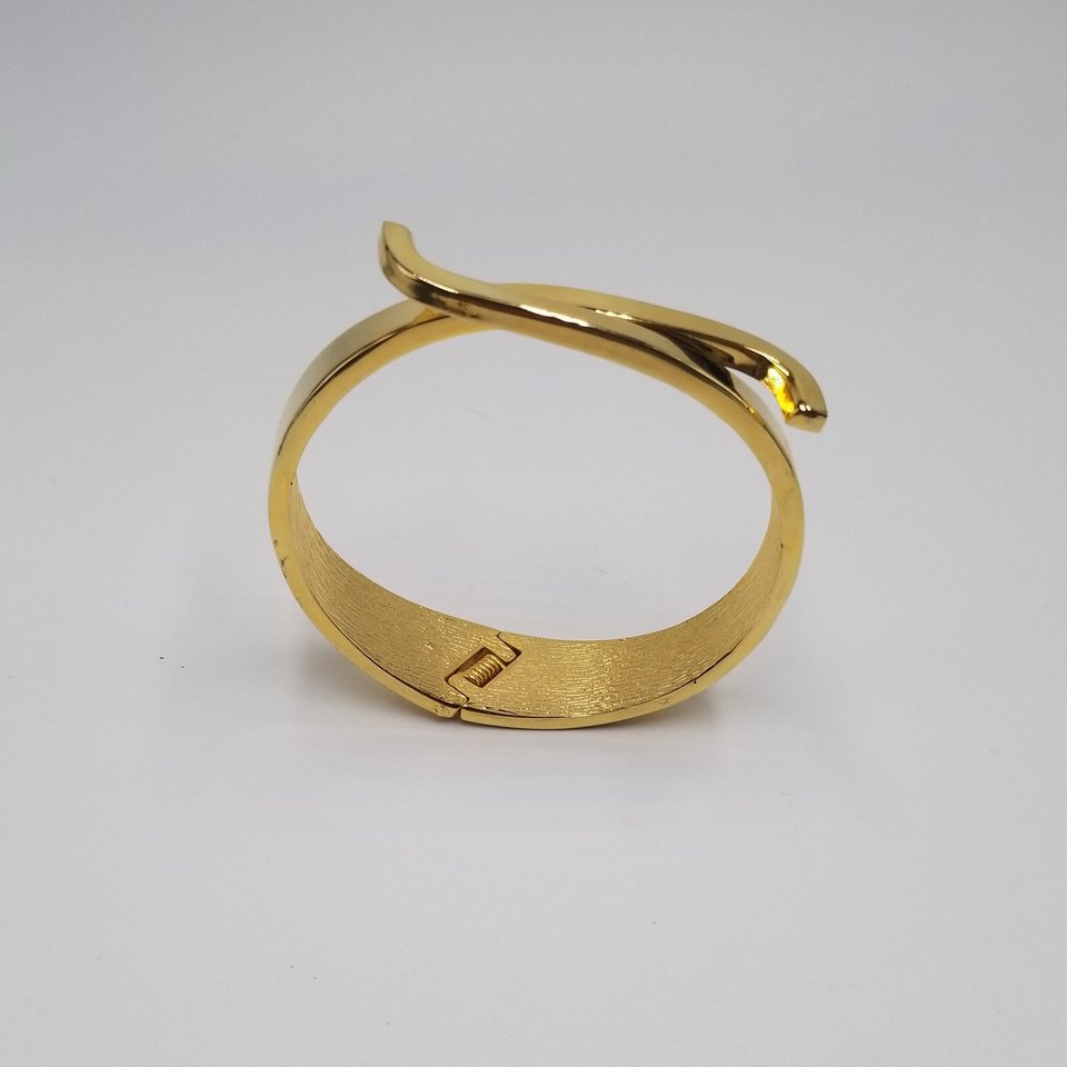 Shiny Vintage Gold Tone Criss Cross Clamper Cuff Bracelet,