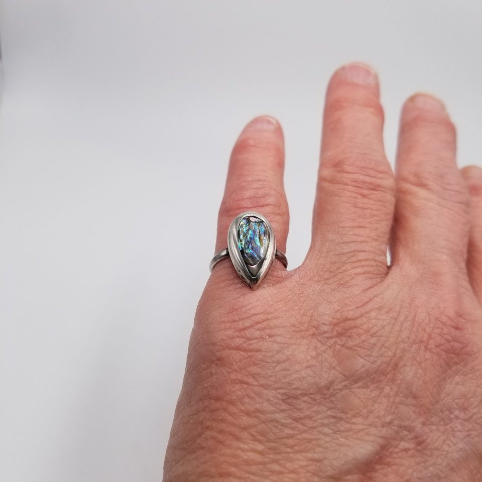 Pleasant Vintage Mexican Abalone and Sterling Silver Teardrop Ring Size 5.5