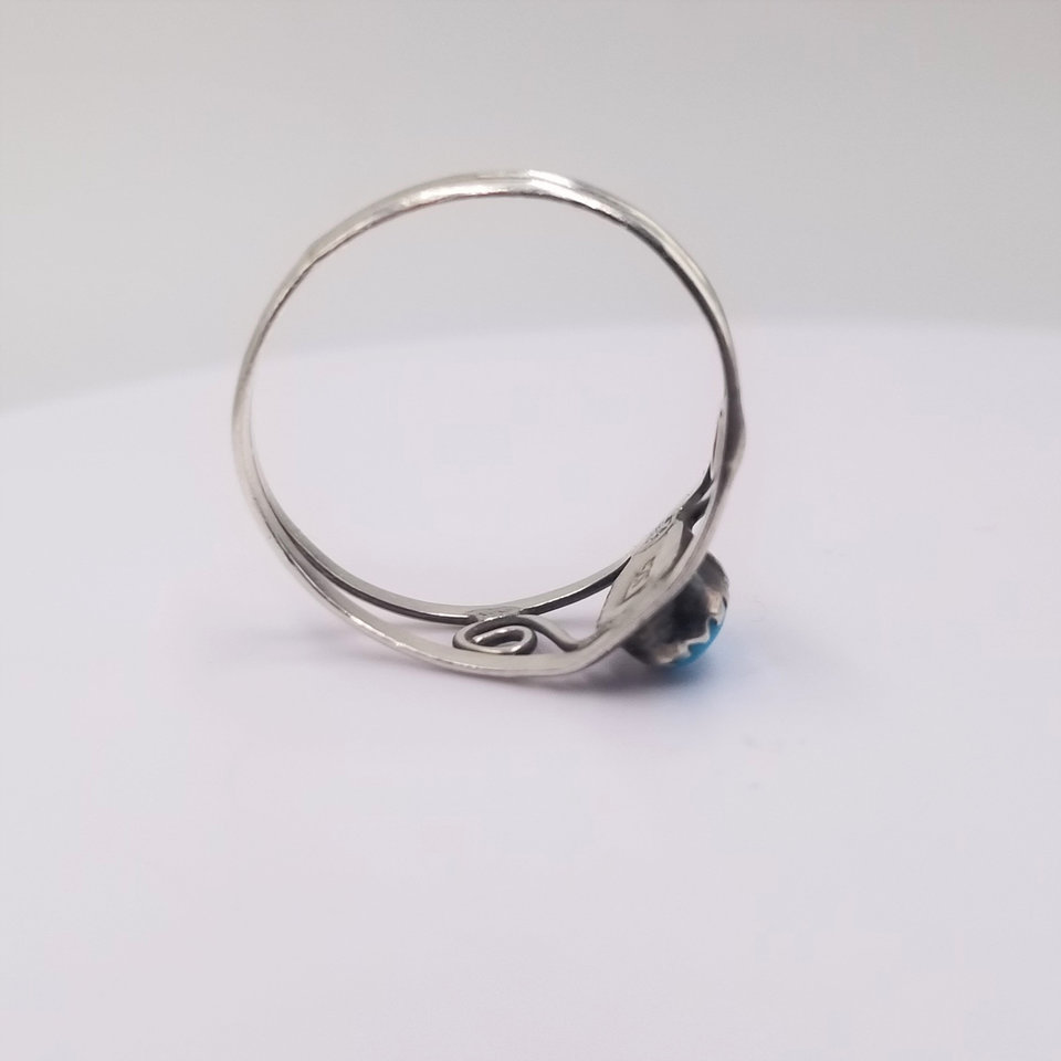 Vintage Southwestern Sterling Silver Swirls Turquoise Ring Size 7
