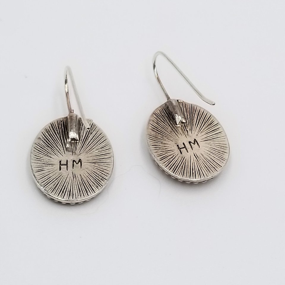 Fun Vintage Silver Tone Glitter Confetti Medallion on Light Brown Leather Cord with Matching earrings Jewelry Set