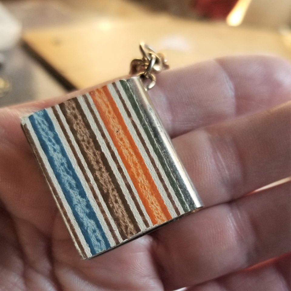 1958 Ice Capades Souvenir Picture Book Charm Gold Tone Bracelet