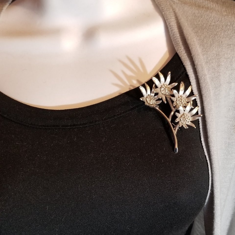 Vintage Signed Judy Lee Mid Century Silver Tone Multi-Flower Brooch