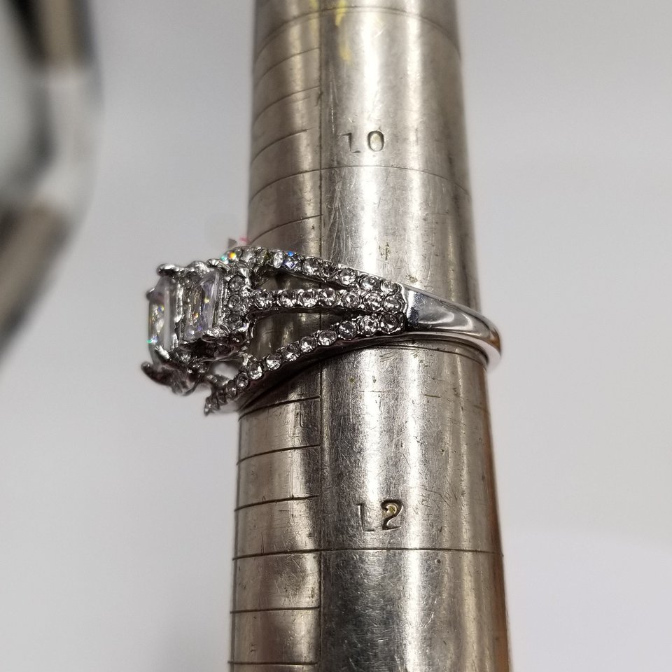 Sparkling Fashion 3 Stone Halo Silver Tone Cubic Zirconia Solitaire Ring, Size 11