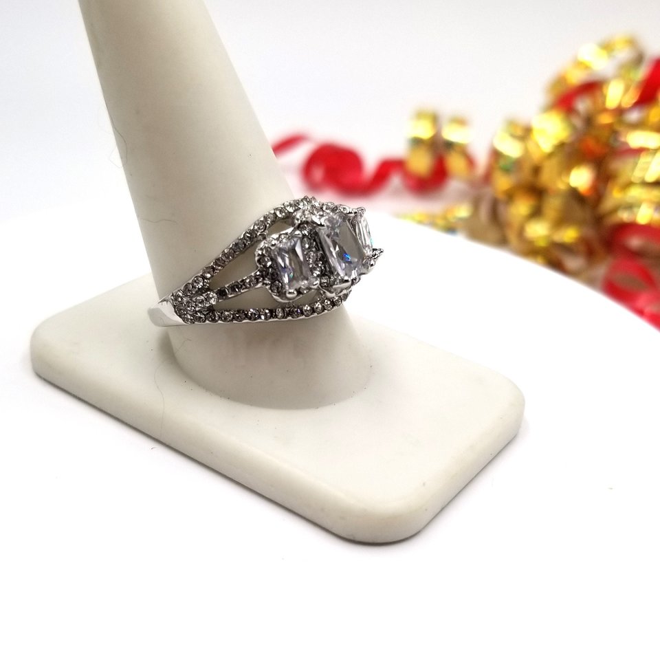 Sparkling Fashion 3 Stone Halo Silver Tone Cubic Zirconia Solitaire Ring, Size 11