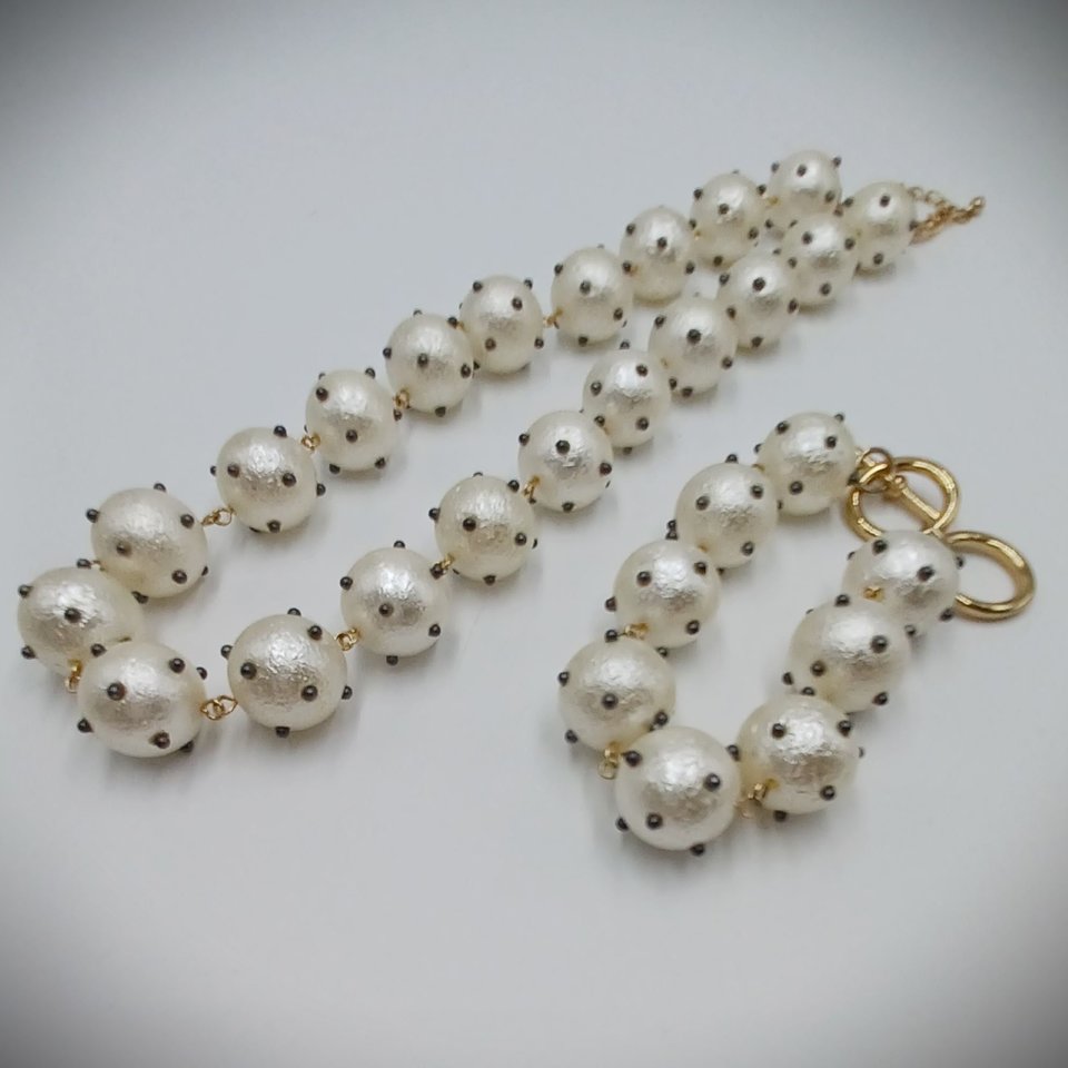 1950's Retro Rockabilly Beaded White  Polka Dot Necklace and Bracelet Set