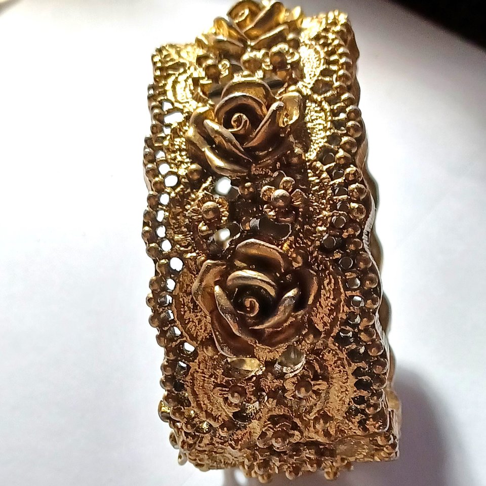 Vintage Tortolani Gold Tone Chunky Hinged Roses Clamper Bracelet