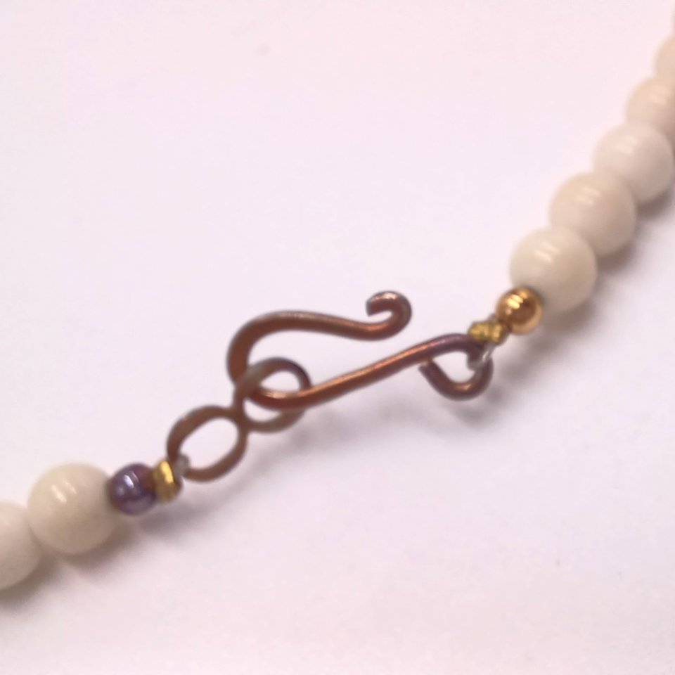 Lee Sands Mother of Pearl Inlay Large Lily Pendant Beaded Necklace