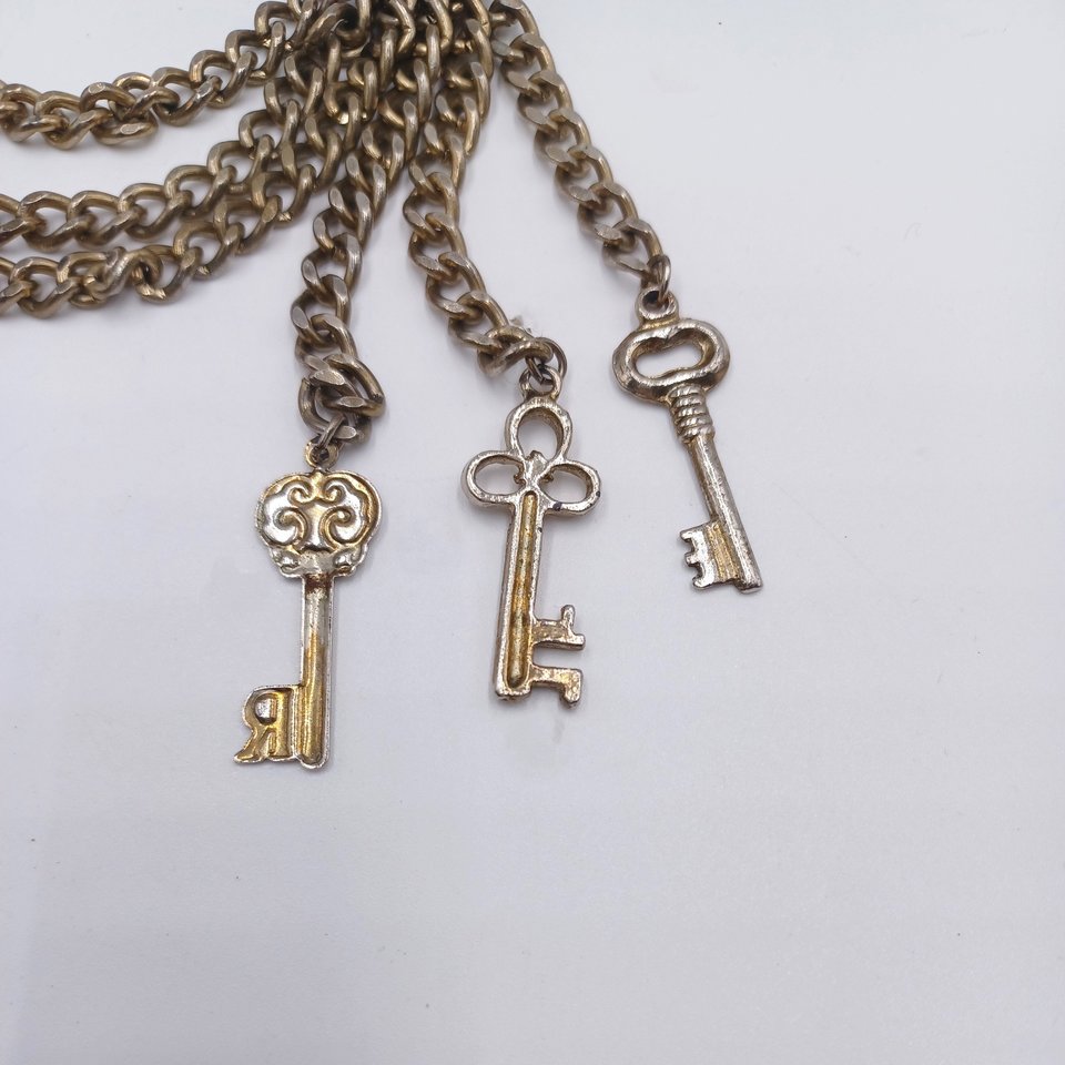 Vintage Gold Tone Providentiae Memor Lion Crown Keys Chain Double Brooch