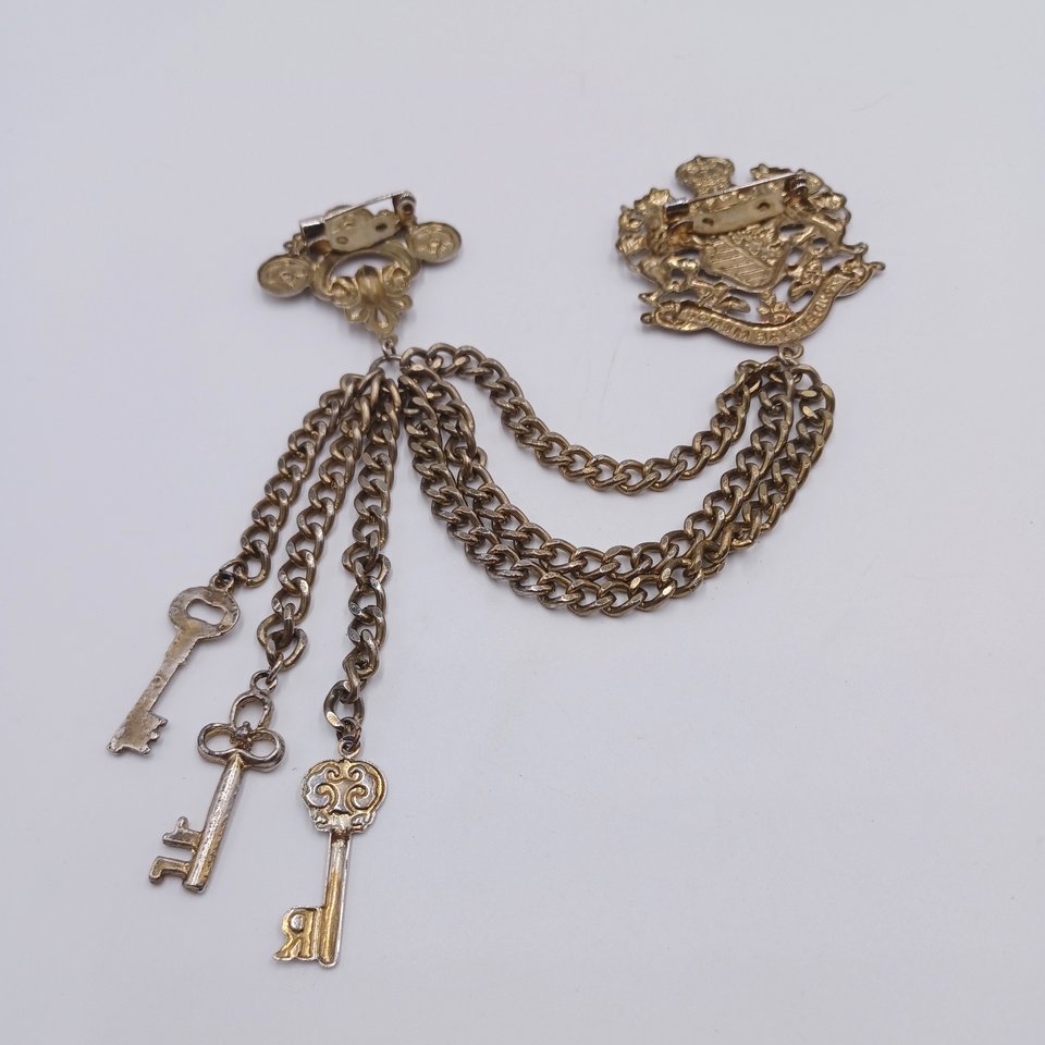 Vintage Gold Tone Providentiae Memor Lion Crown Keys Chain Double Brooch