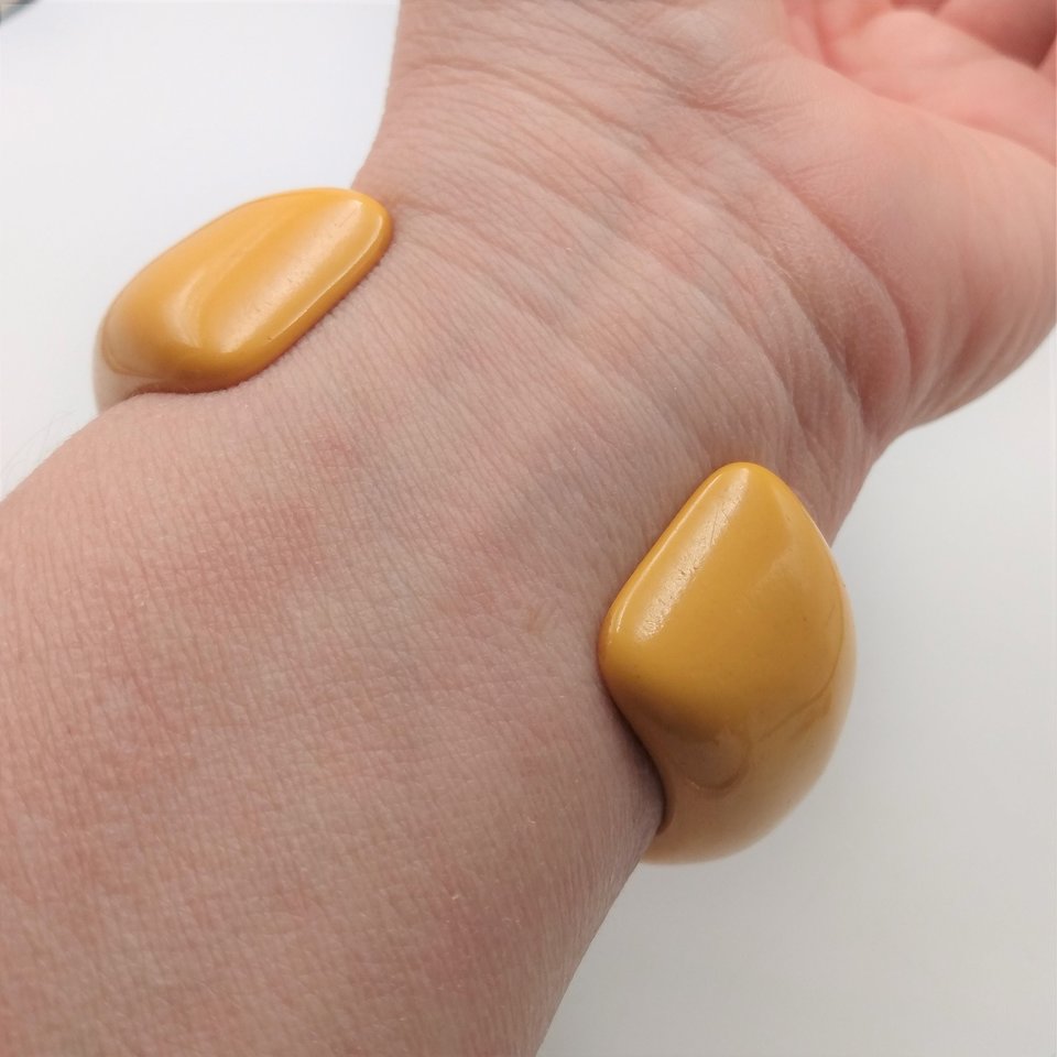 Butterscotch Bakelite and Rhinestones Open Cuff Bracelet and Screw Back Earrings Jewelry Set