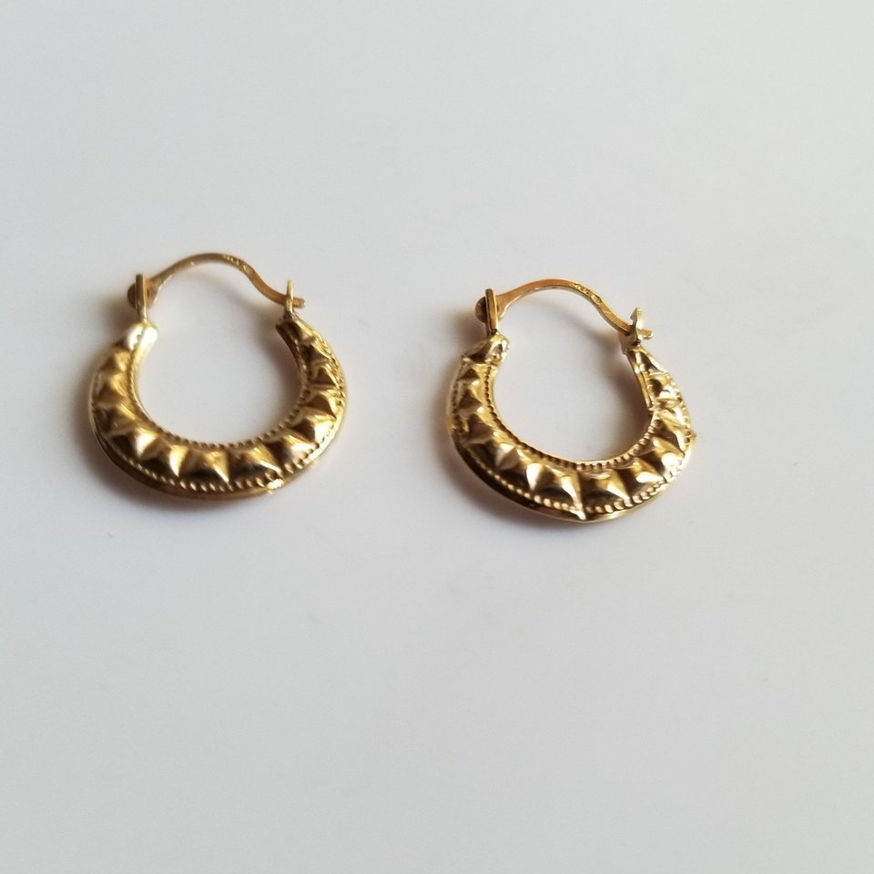10K Gold Latch Back Hoop Earrings