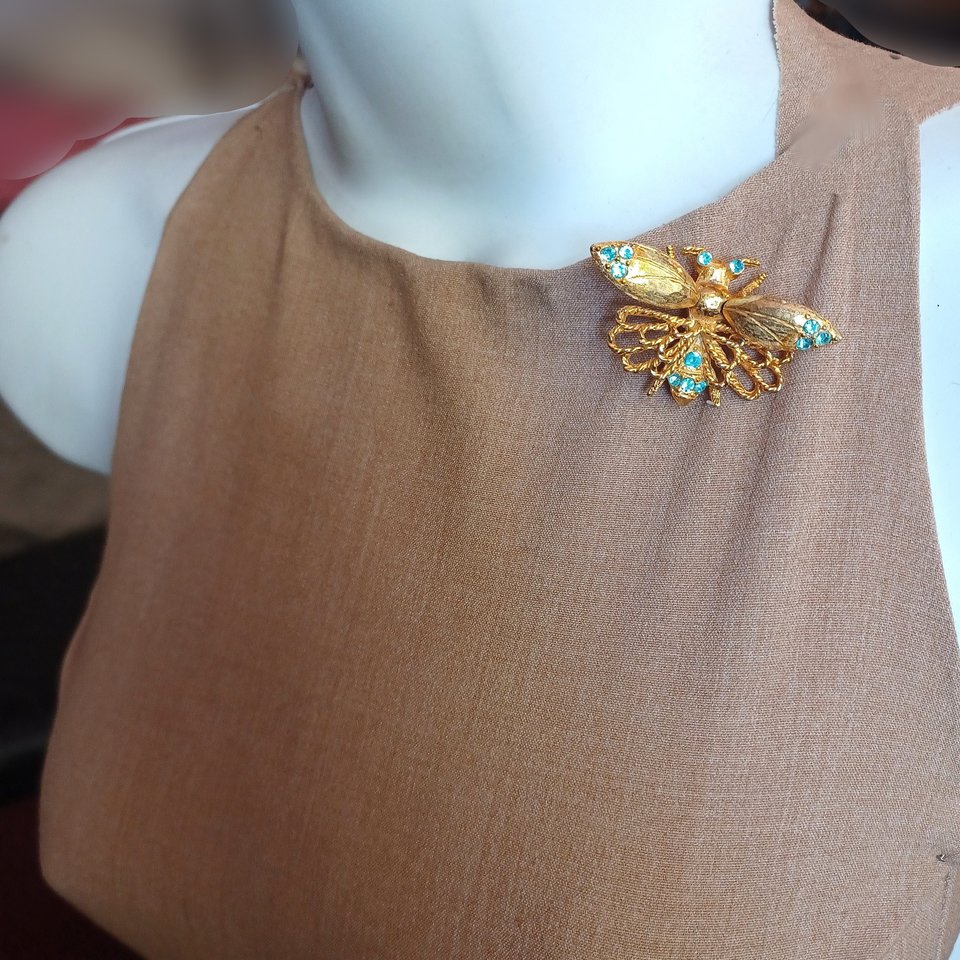 Jeanne Gold Plated Rhinestones Trembler Insect Brooch