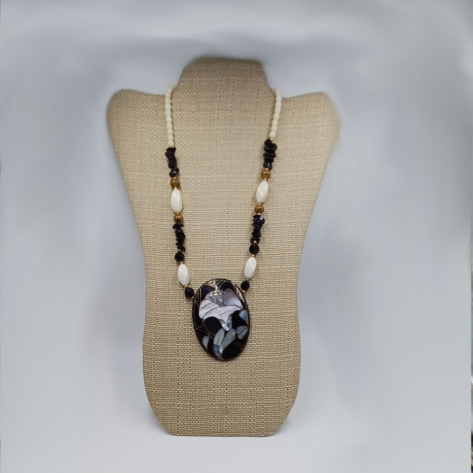 Lee Sands Mother of Pearl Inlay Large Lily Pendant Beaded Necklace