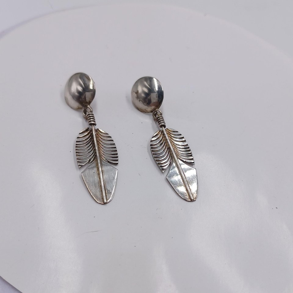 Sterling Silver Southwestern Feather Dangle Pierced Earrings