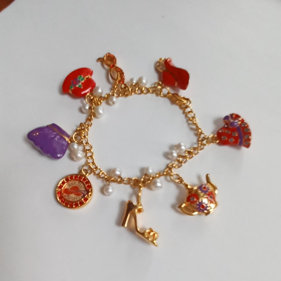 Danbury Mint Red Hat Society Gold Plated Charm Bracelet