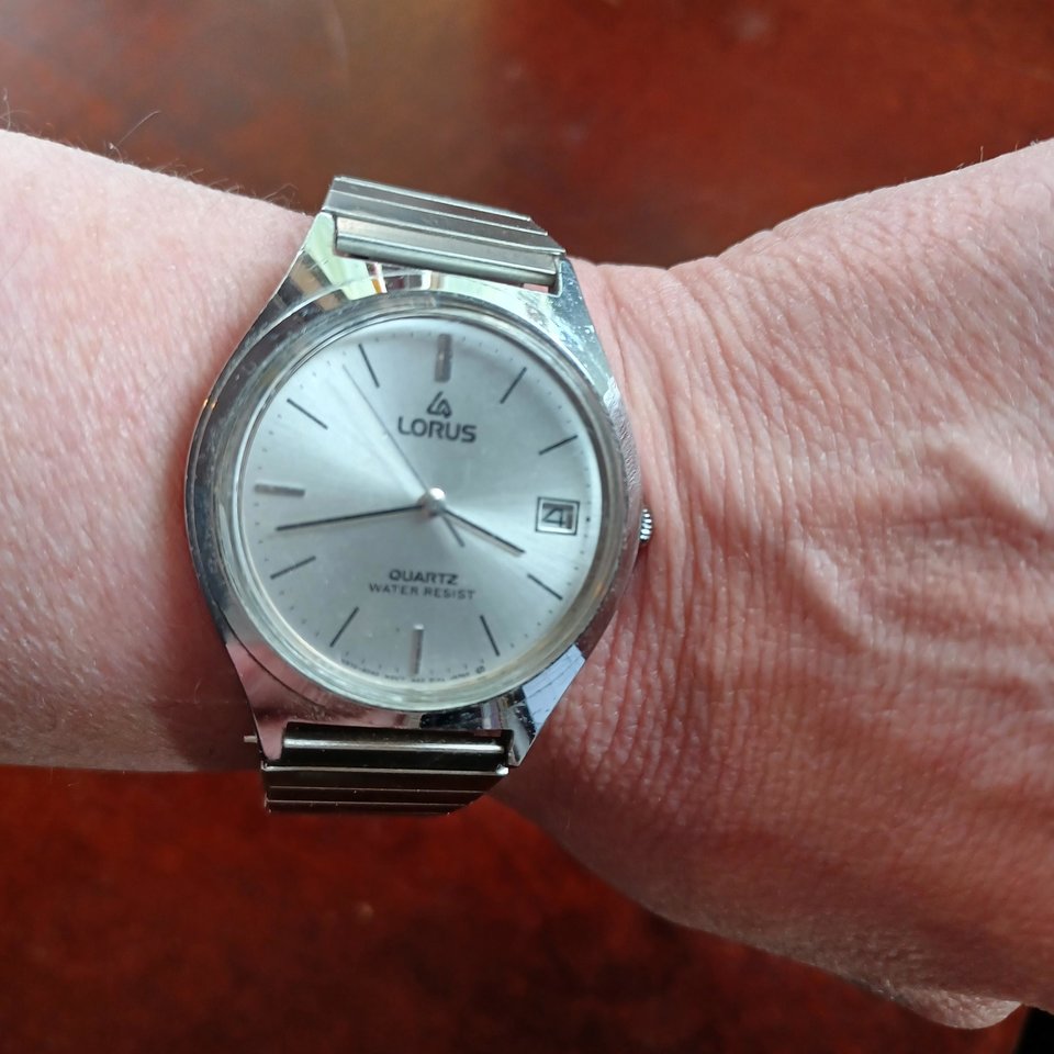 Mens Lorus Quartz Wrist Watch, Y5728020 A1, RunsQ