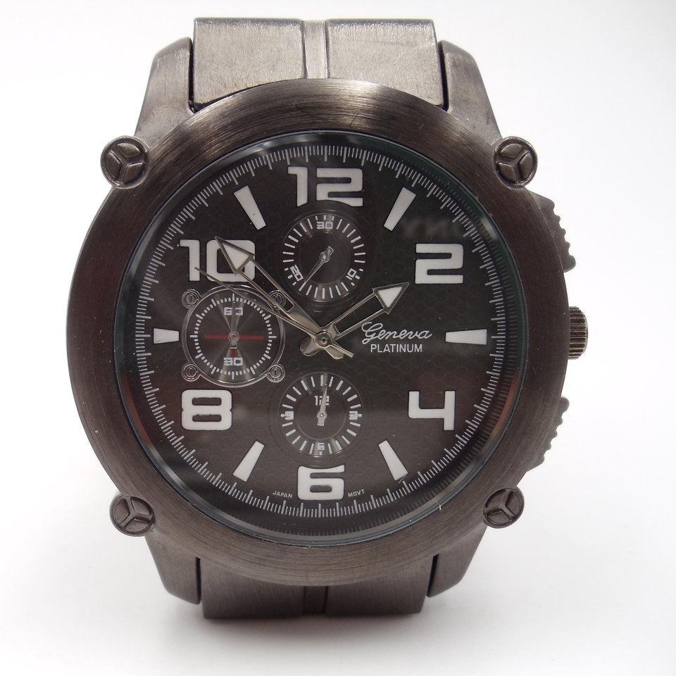 Mens Geneva Platinum Heavy Large Bronze Tone Quartz Watch, New Battery