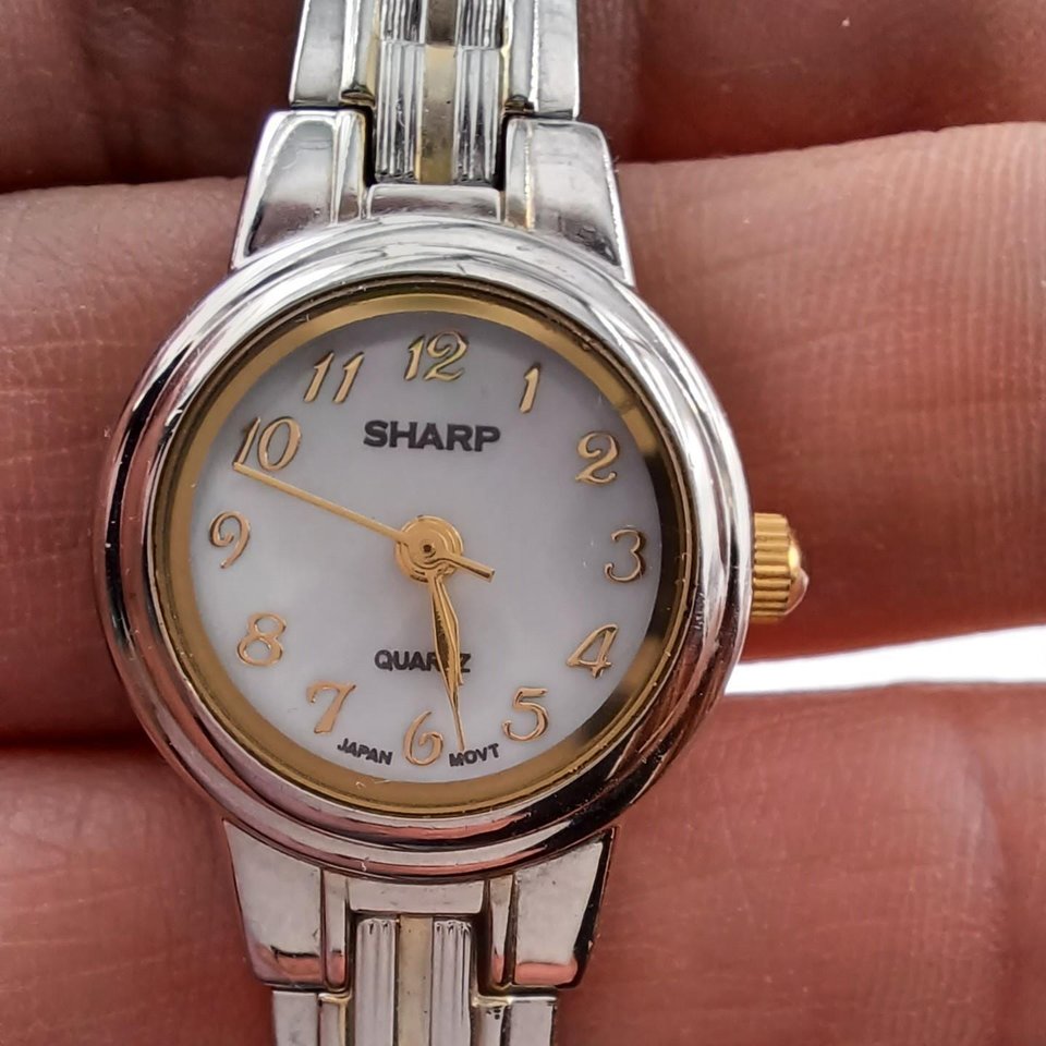 Ladies SHARP Silver Tone Quartz Wrist Watch- New Battery