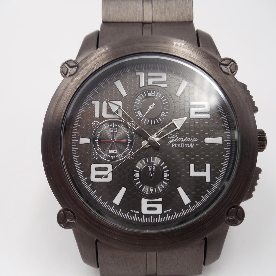 Mens Geneva Platinum Heavy Large Bronze Tone Quartz Watch, New Battery