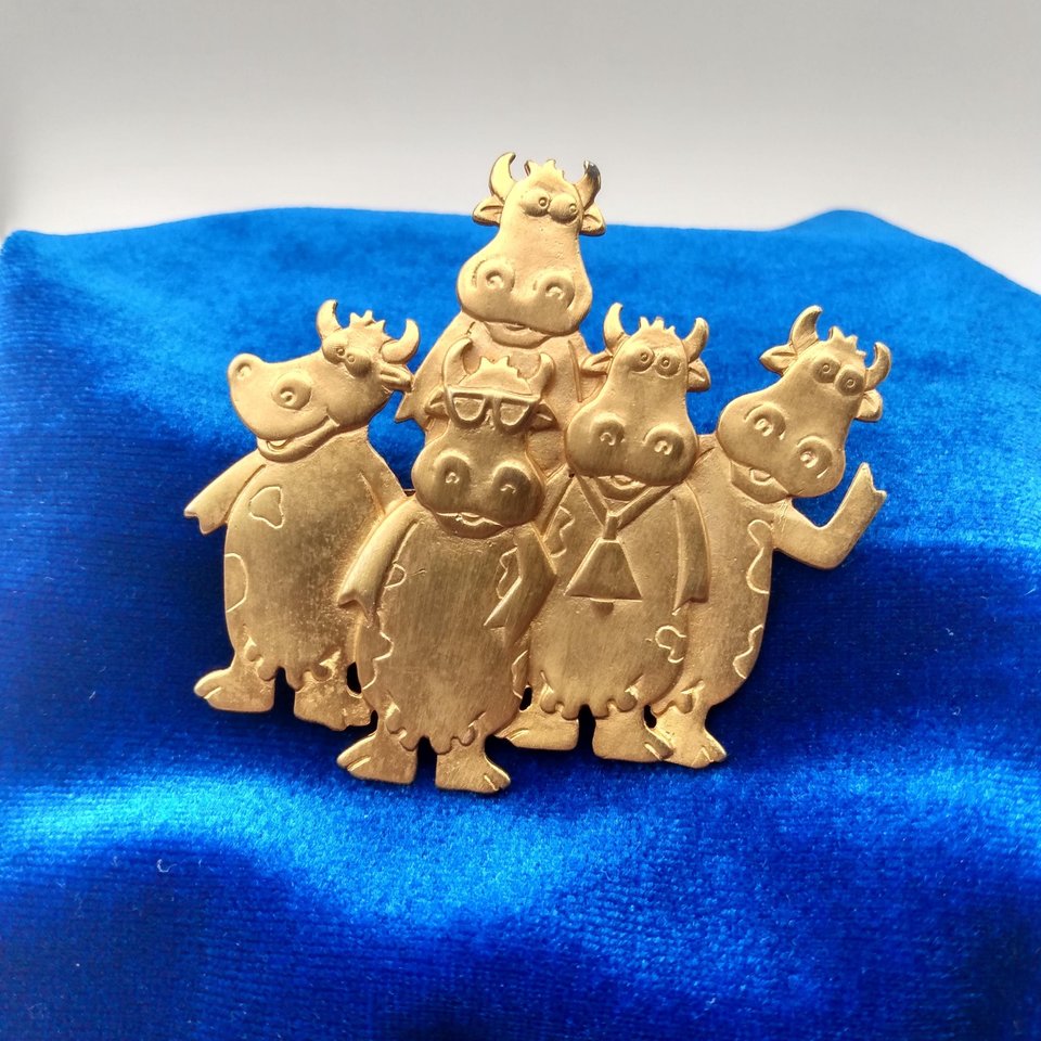A Collection of 4 JJ Jonette Artifacts Brooches, Collectible