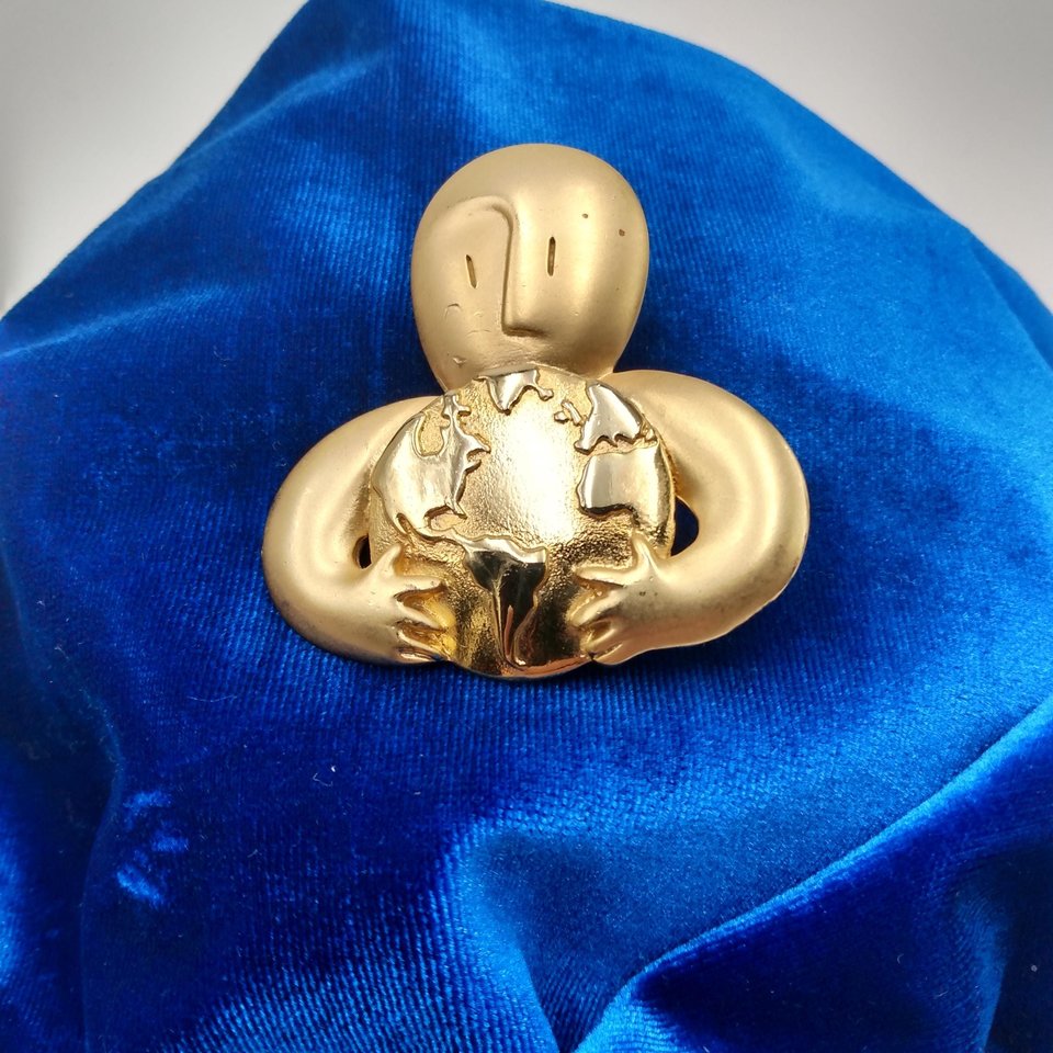 A Collection of 4 JJ Jonette Artifacts Brooches, Collectible