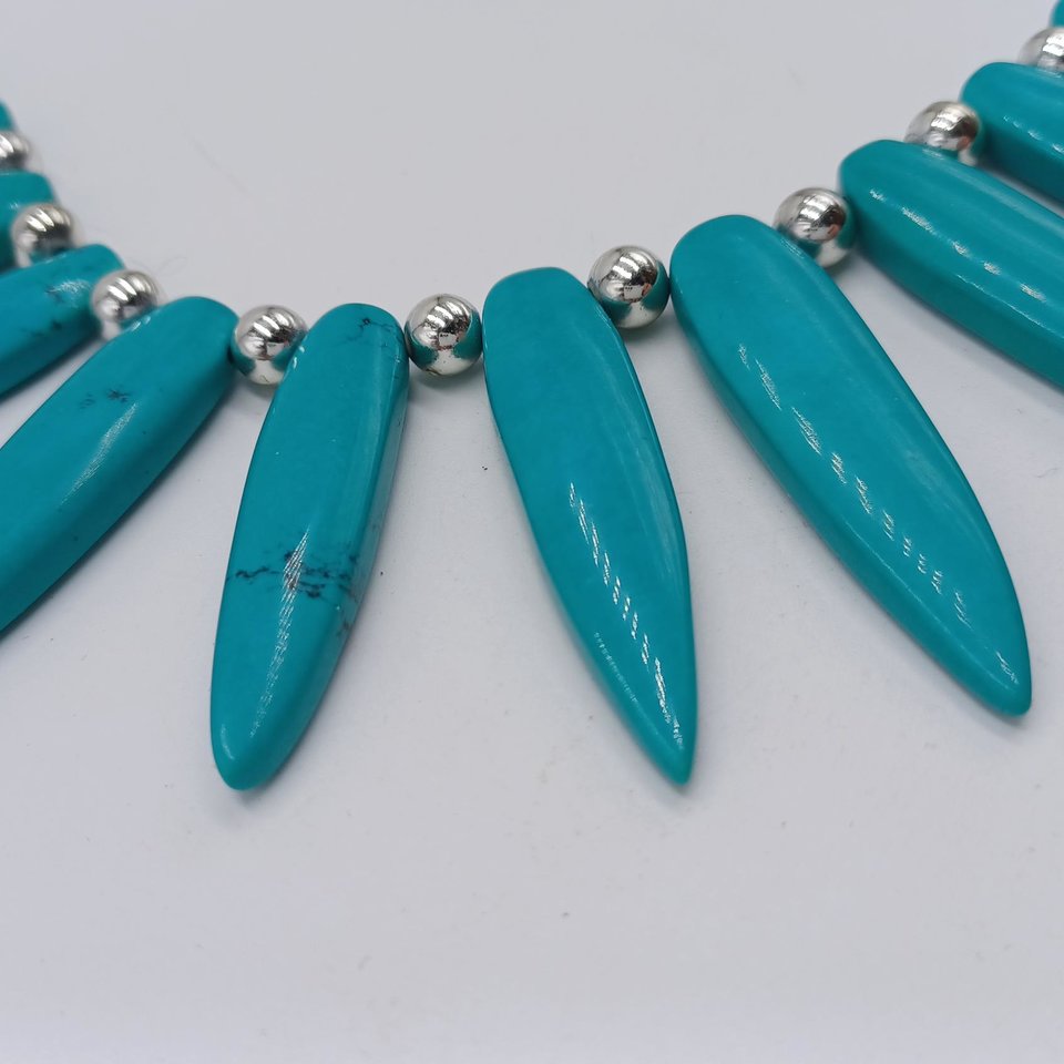 Dyed Turquoise Howlite Spiky Southwestern Fan Fringe Collar Necklace