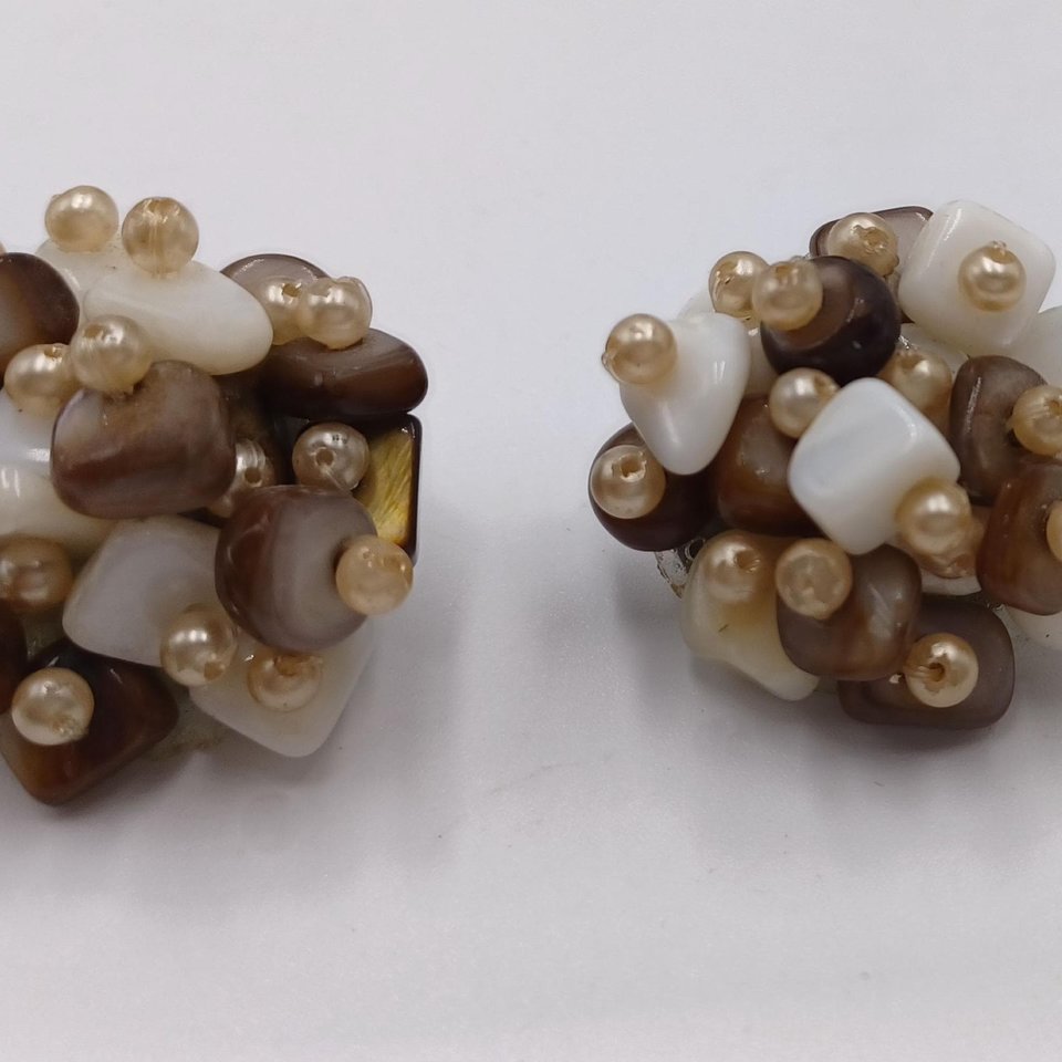 Vintage Multi-strand Mother Of Pearl  and Shell Beaded Necklace and Clip-on Earrings Jewelry Set