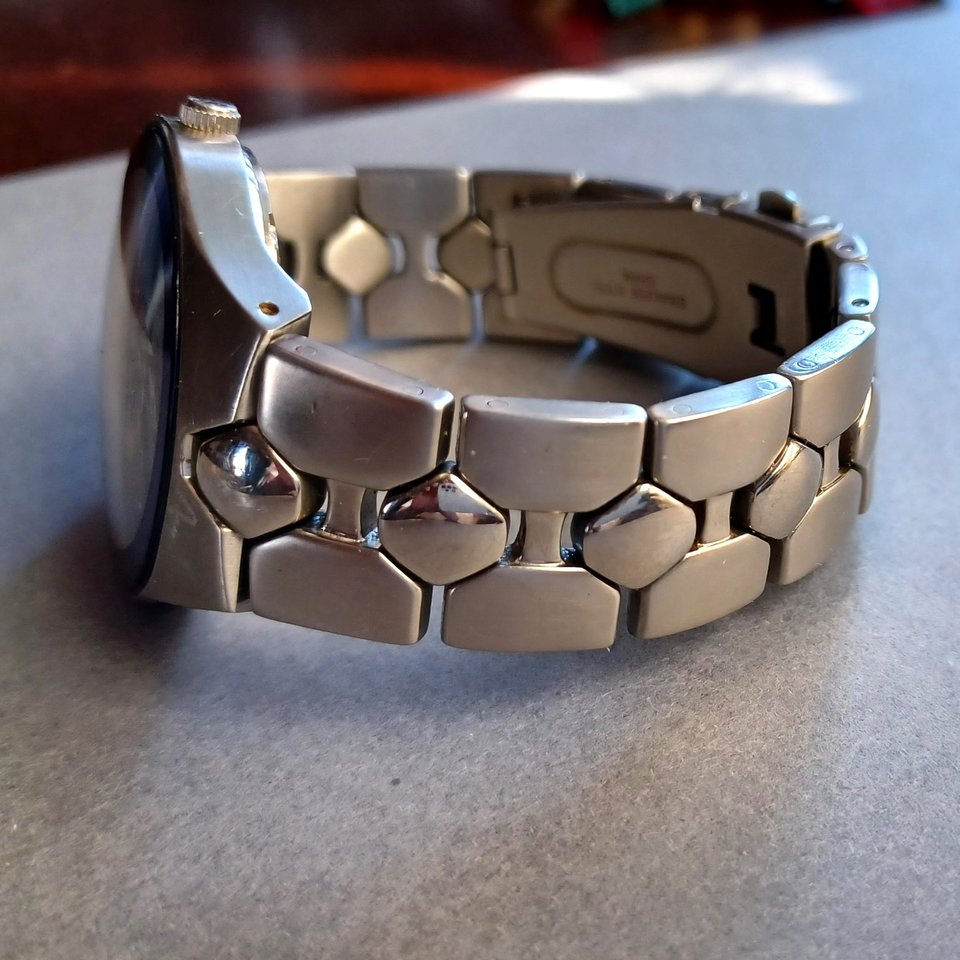 Armitron Diamond Mens Blue Face Link Bracelet Quartz Watch, New Battery