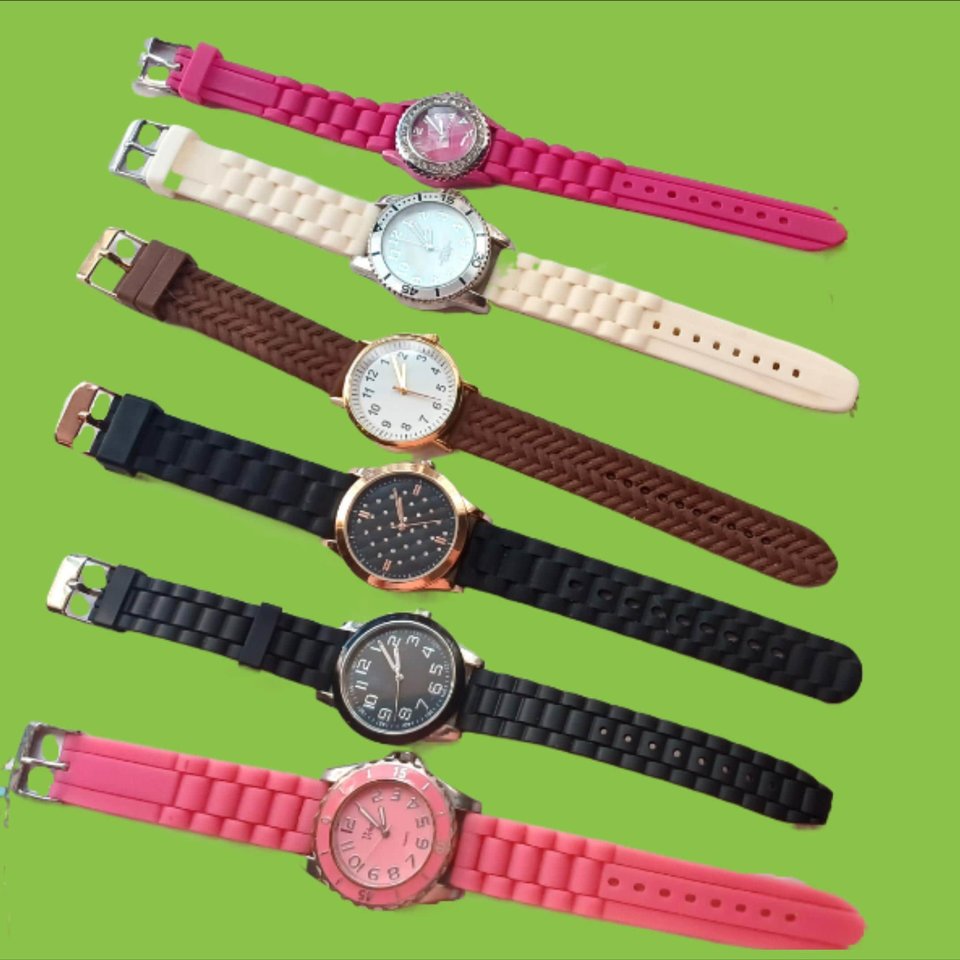 Ladies Silicone Bands Fashion Watches Lot- 15 Total Watches, Multiple Colors and Styles