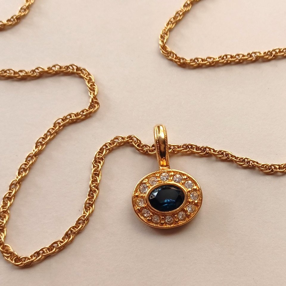 Vintage Avon Gold Tone Blue Gem and Rhinestones Pendant on Rope Chain Necklace