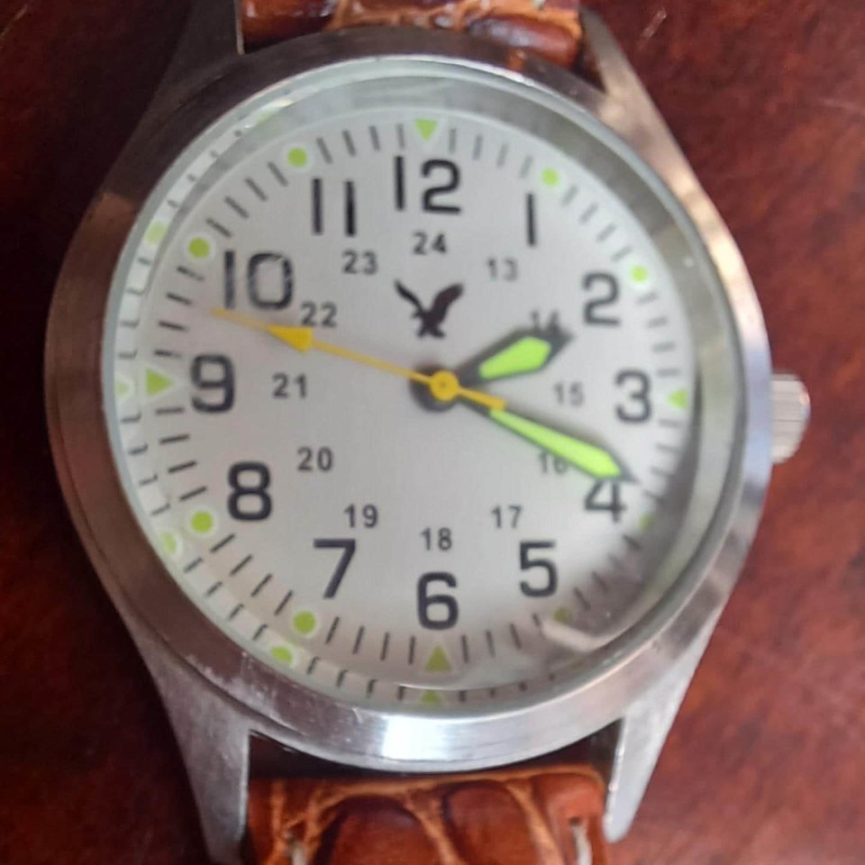 American Eagle Mens Quartz Wrist Watch 13059, Leather band, New Battery