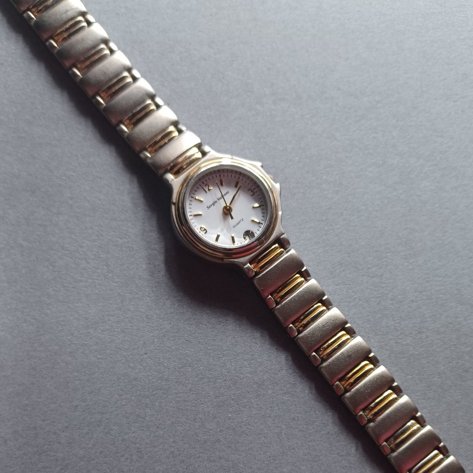 Vintage Sergio Valente Ladies Metal Link Bracelet Quartz Wrist Watch