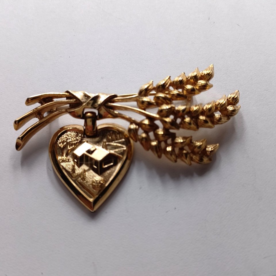 1955 Crown Trifari Betty Crocker Homemaker of Tomorrow Gold Tone Brooch,