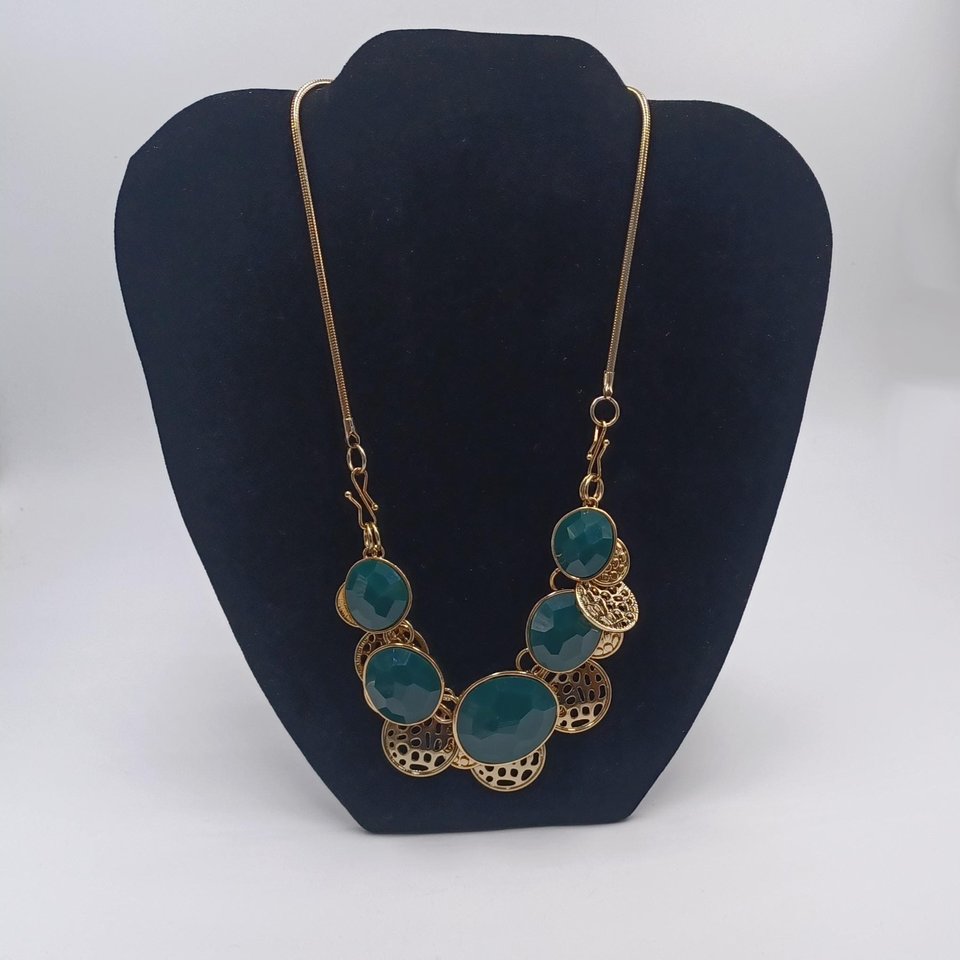 Vintage AVON Versatile Gold Tone and Green Statement Necklace, 3 Necklaces in 1