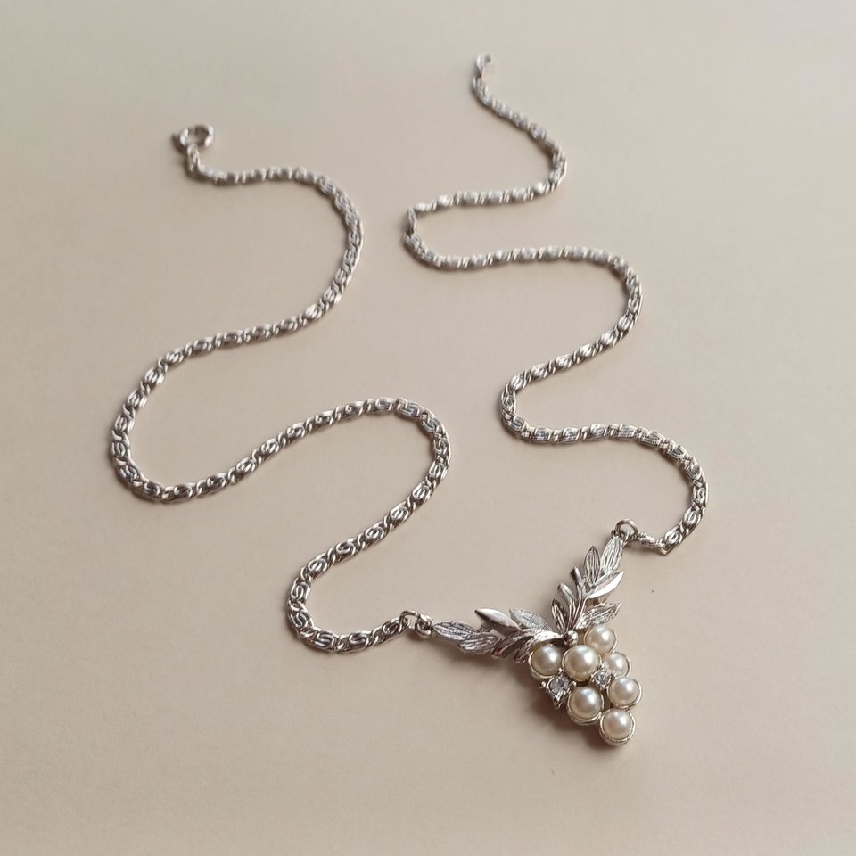 AVON Silver Tone Snail Chain With Faux Pearl and Rhinestones Grapes Center Pendant