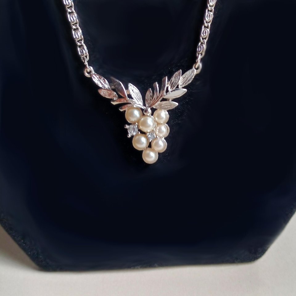 AVON Silver Tone Snail Chain With Faux Pearl and Rhinestones Grapes Center Pendant