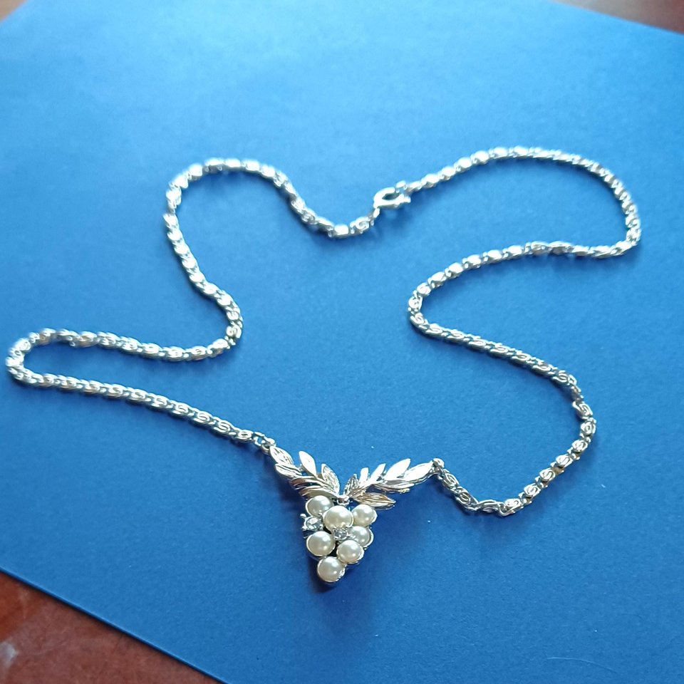 AVON Silver Tone Snail Chain With Faux Pearl and Rhinestones Grapes Center Pendant