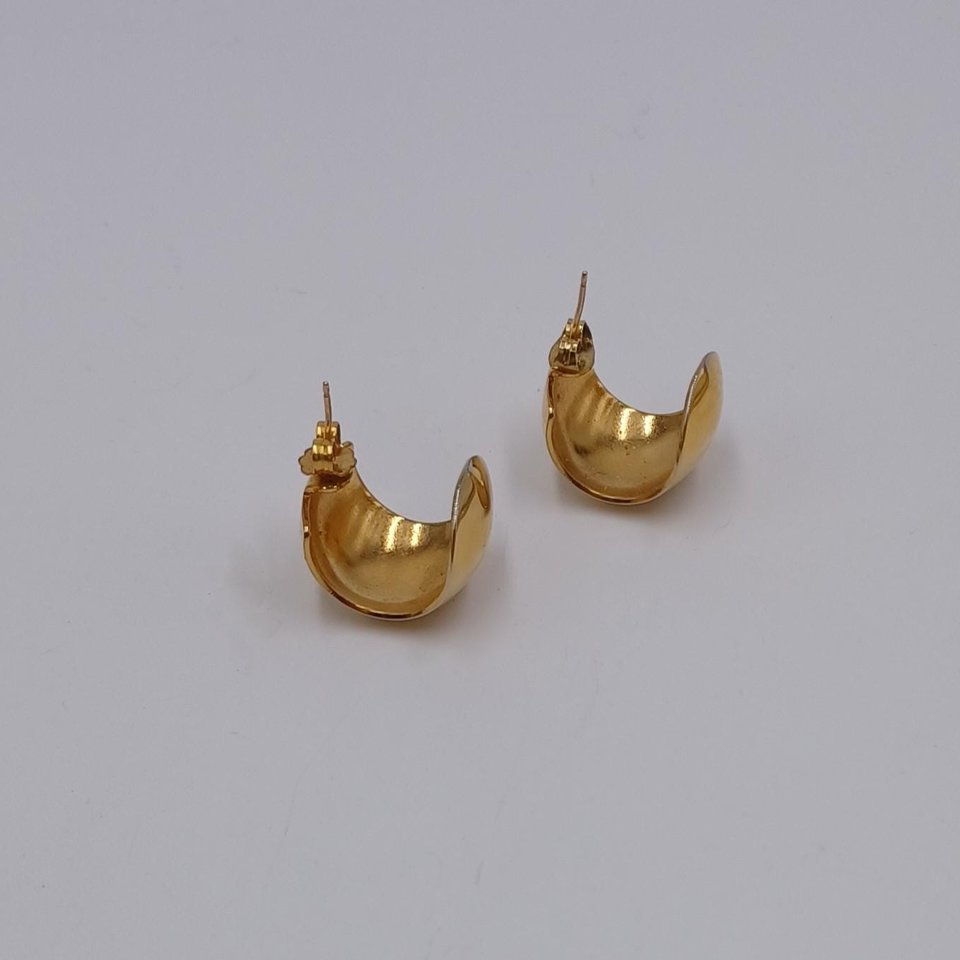 Vintage MONET Chunky and Wide Gold Tone Hoop Pierced Earrings